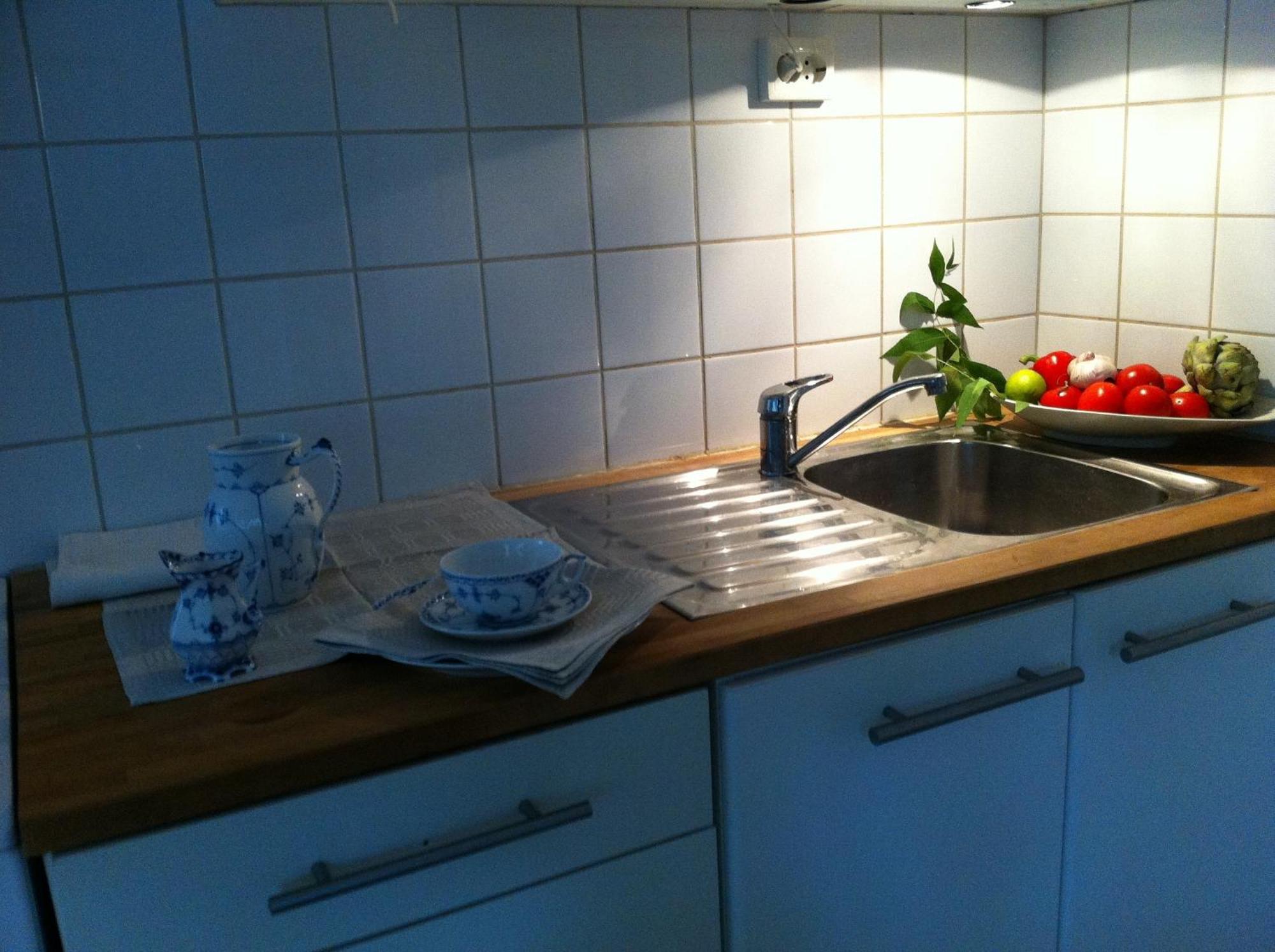 Stockholm B&B Cottage Нака Стая снимка