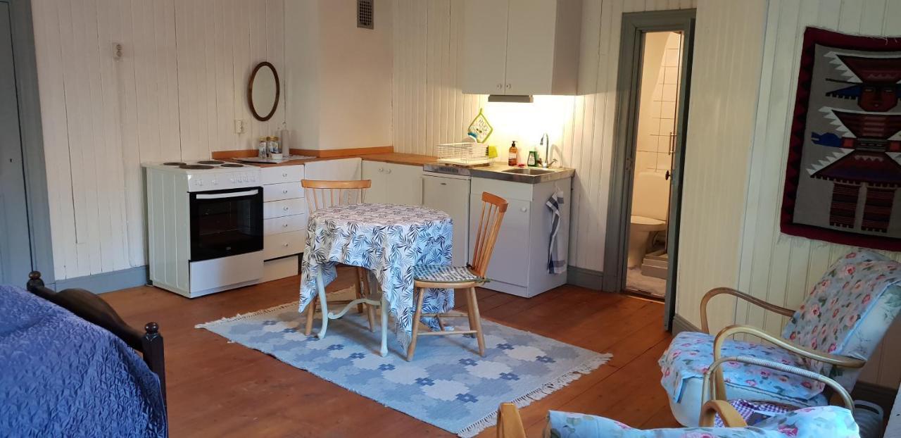 Stockholm B&B Cottage Нака Екстериор снимка
